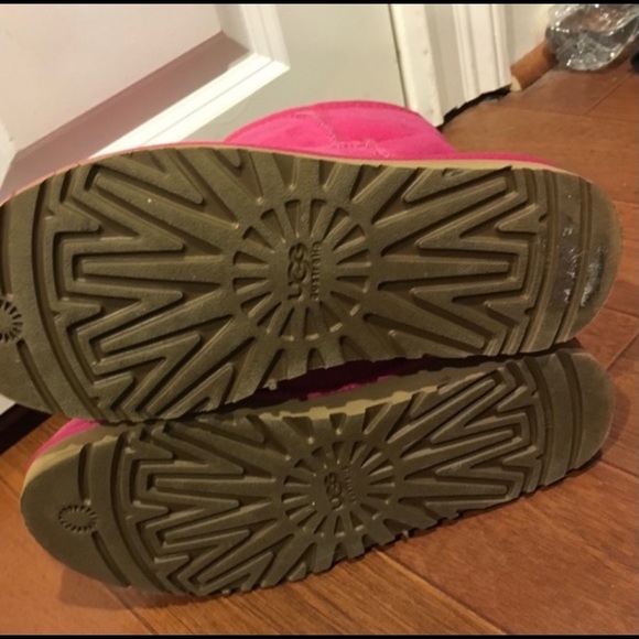 Uggs Classic Short Raspberry/Berry - Picture 6 of 8